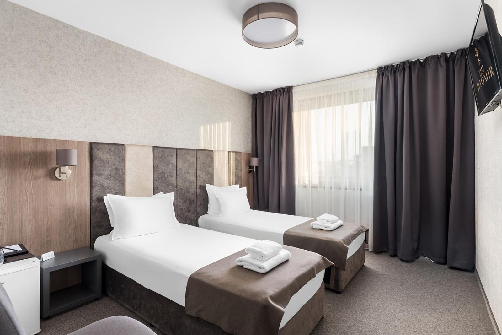 Jitomir Hotel Montana Exterior photo